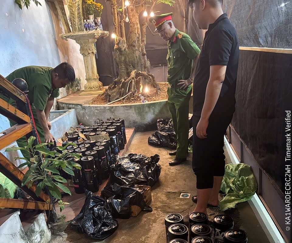 Phát hiện cơ sở kinh doanh 129 Club, phường Ngô Quyền, tàng trữ hàng chục bình khí N₂O, hóa đơn liên quan đến 